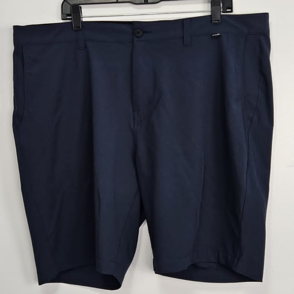 Travis Mathew Men's Navy Shorts Size40
